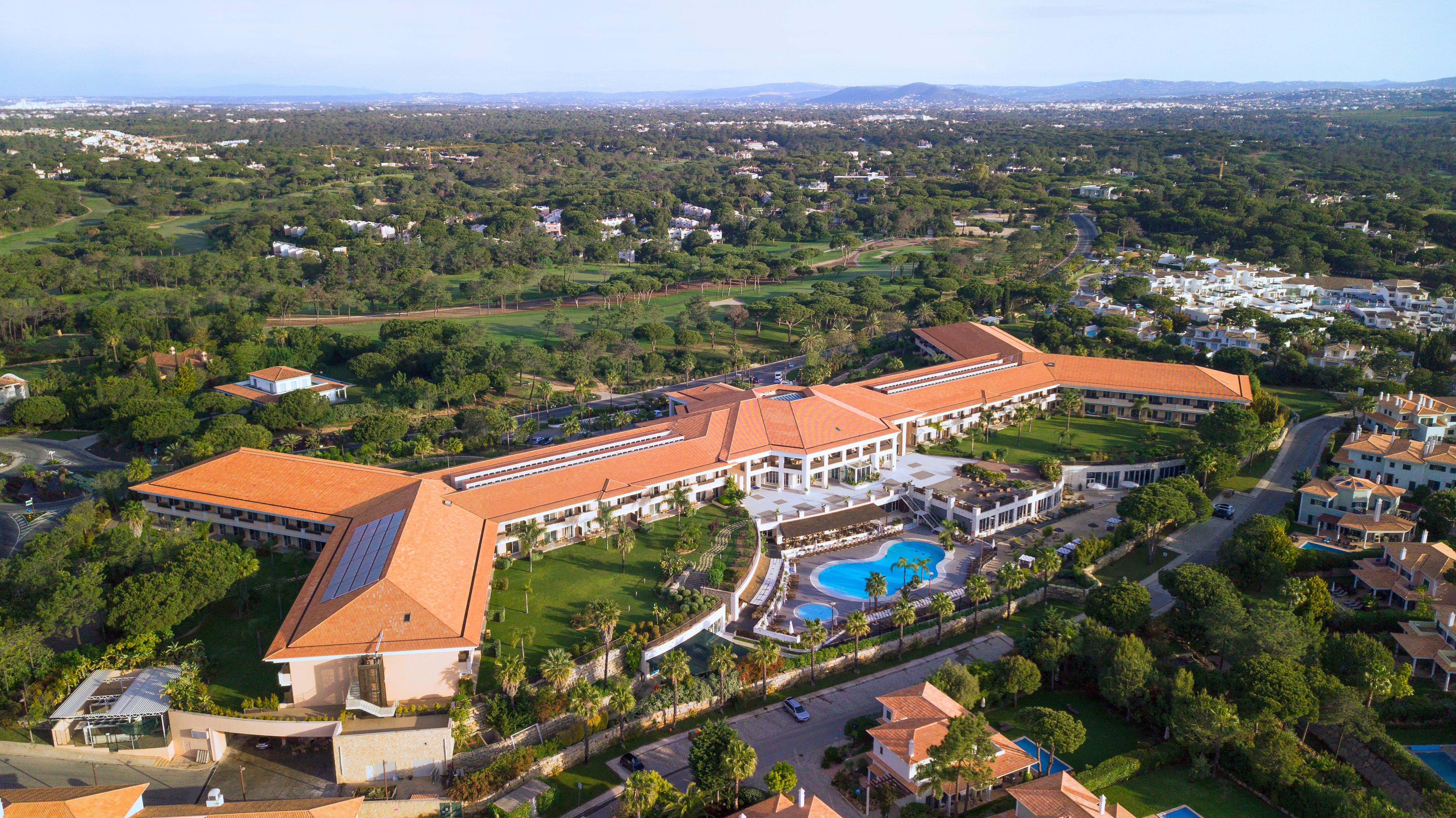 Wyndham Grand Algarve Hotel Quinta do Lago Luaran gambar Aerial view of the hotel