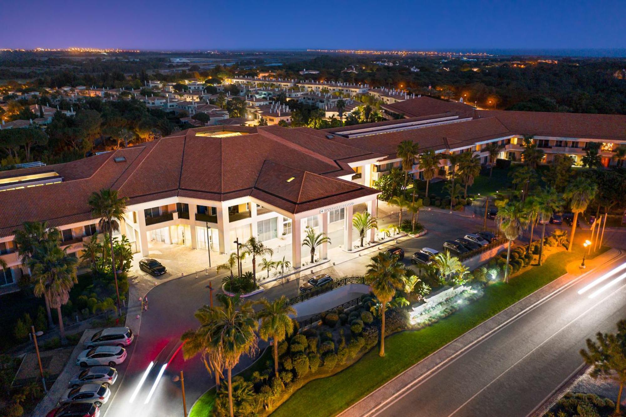 Wyndham Grand Algarve Hotel Quinta do Lago Luaran gambar Aerial view of the Palm Beach Marriott
